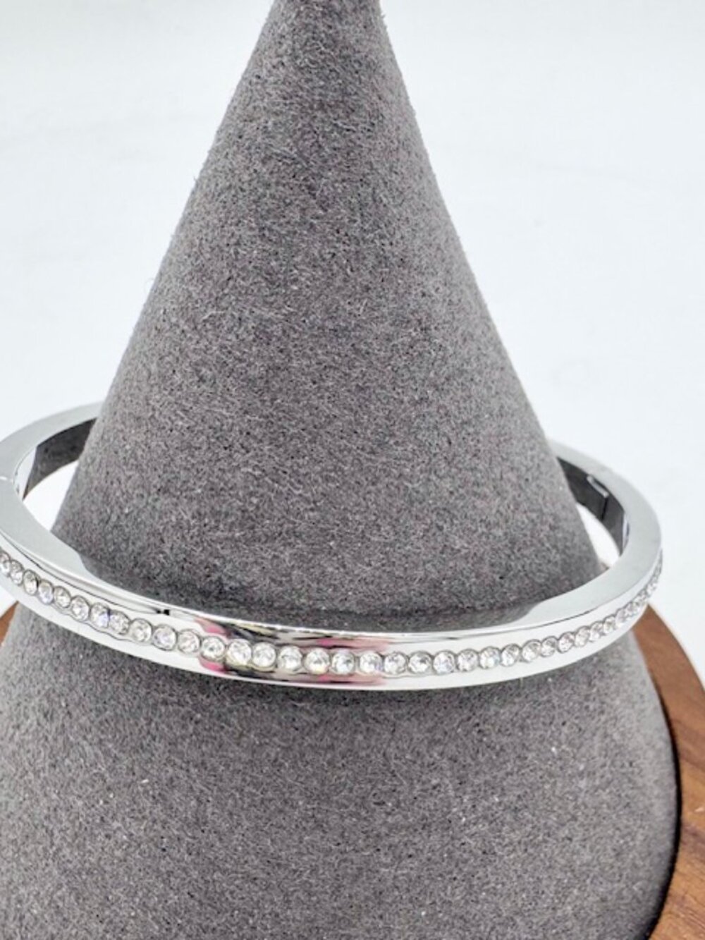 Kate Spade Silver Bangle Bracelet - NWT - Picture 3 of 4